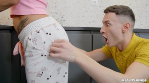 Brunettes booty was made for hardcore gape